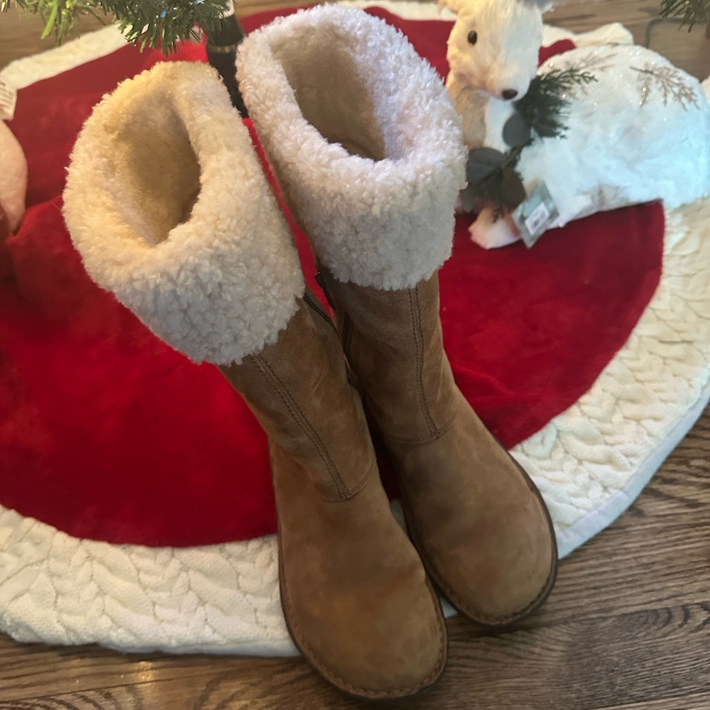 Ugg/tan/boots
